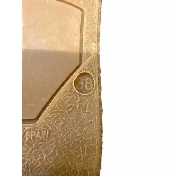 Carmen Saiz metallic espadrilles size 38, EUC, made in Spain - Picture 5 of 5